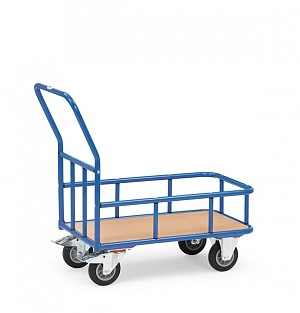 Plattformwagen mit Stahlrohr-Umrandung